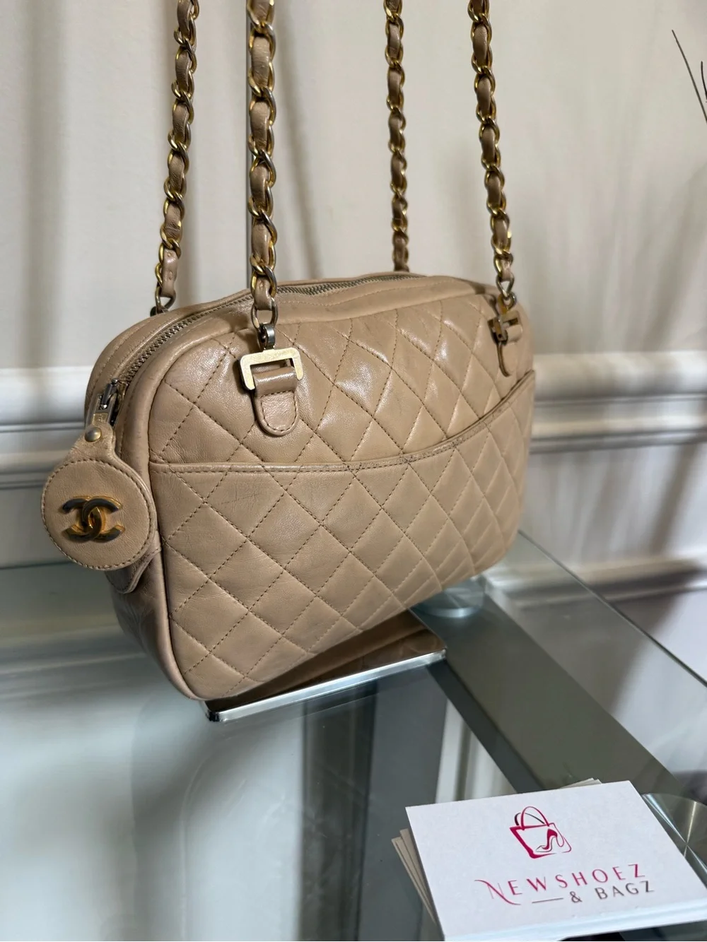 CHANEL Beige Quilted Shoulder Bag with Gold Chain